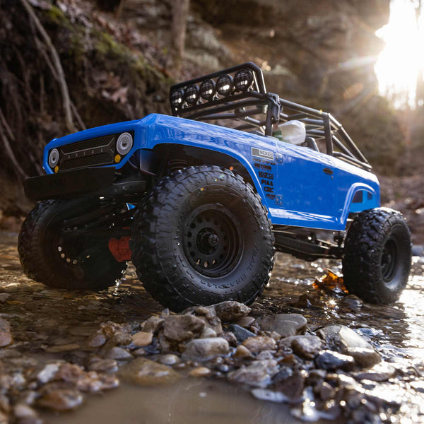 Axial 1/10 SCX10 II Deadbolt 4WD Brushed RTR, Blue