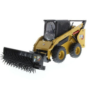 DieCast Masters 1/16 Scale CAT 272D2 Skid Steer Loader
